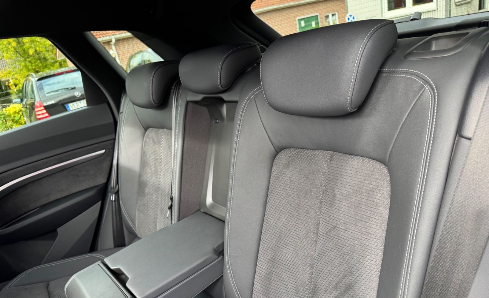 Audi e-tron 55 quattro S line Panorama/AHK/Head up foto 10