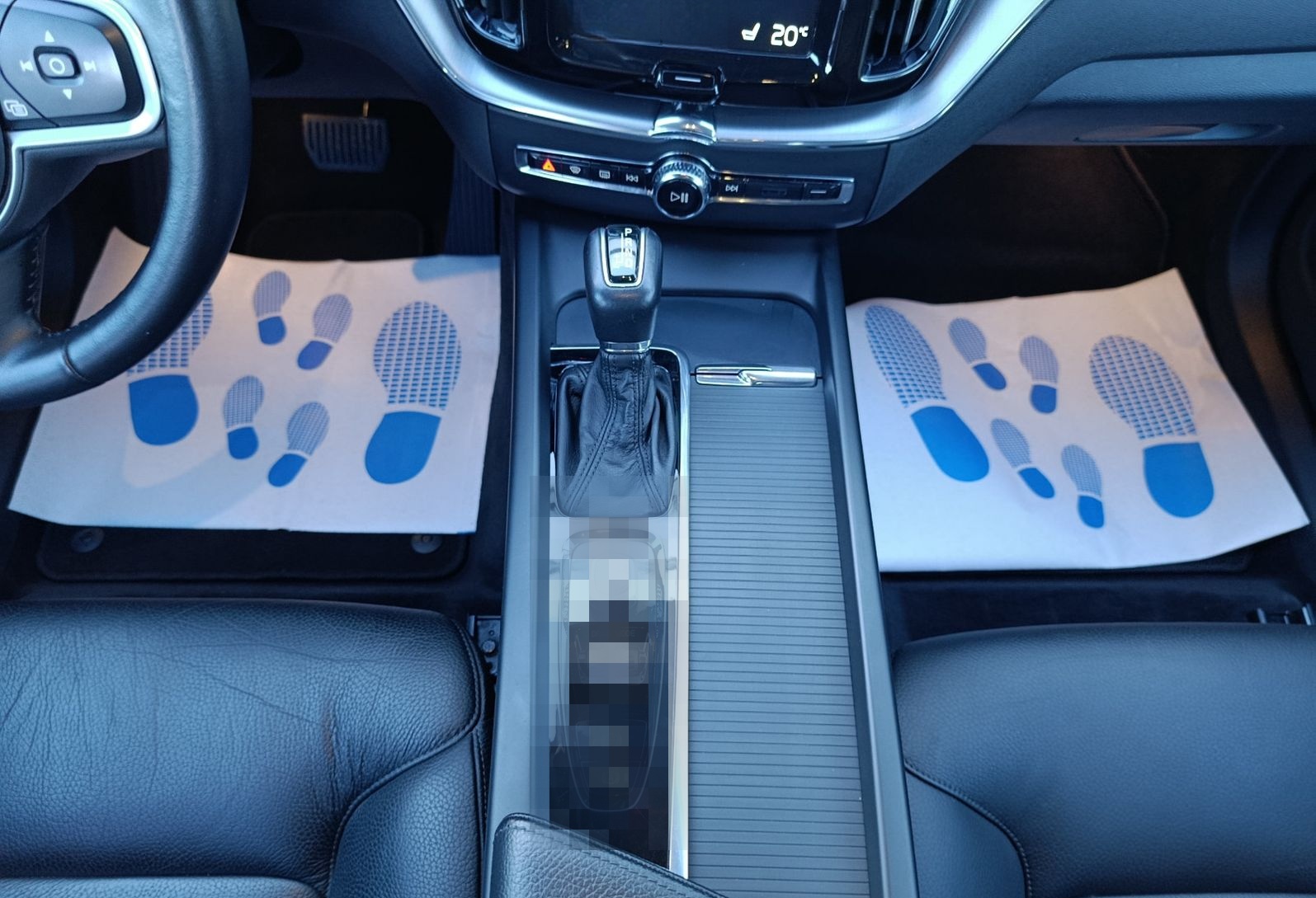 Volvo XC60 Momentum AWD Leder Navi Led Kamera AHK PDC foto 17