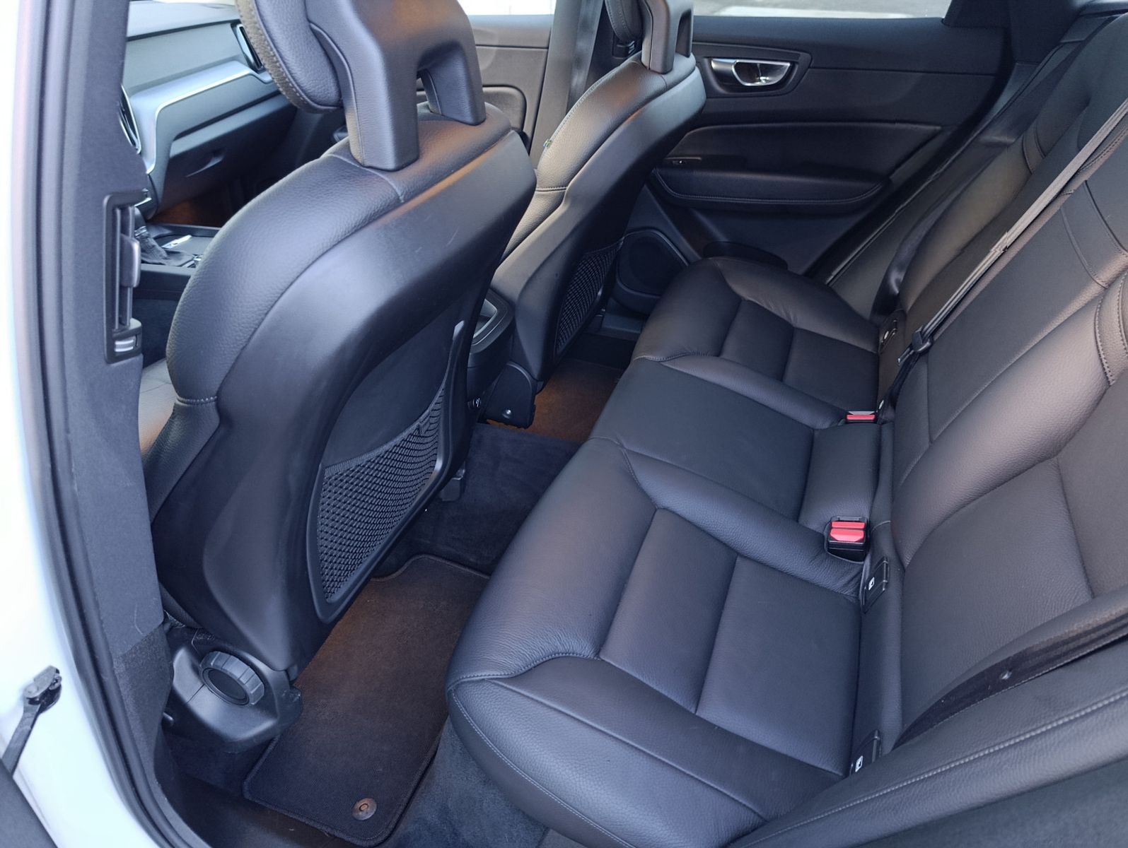 Volvo XC60 Momentum AWD Leder Navi Led Kamera AHK PDC foto 23