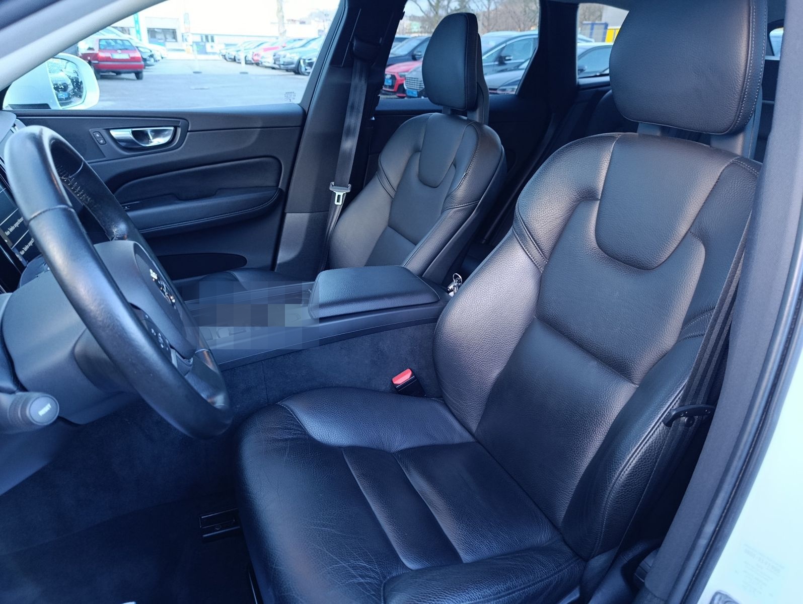 Volvo XC60 Momentum AWD Leder Navi Led Kamera AHK PDC foto 9