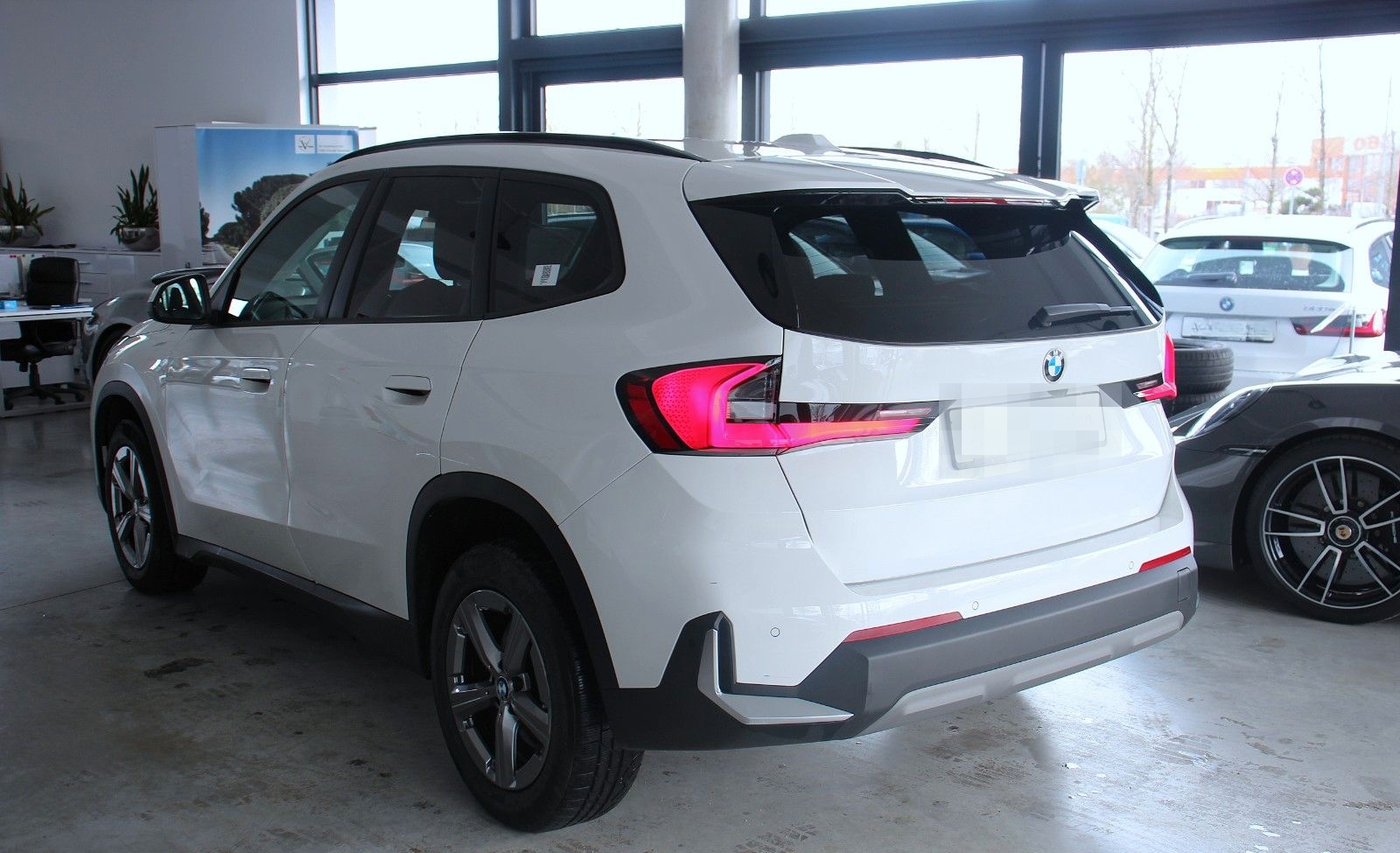 BMW X1 sDrive18d (U11) *A-LED*Kamera*SHZ*Keyless foto 8