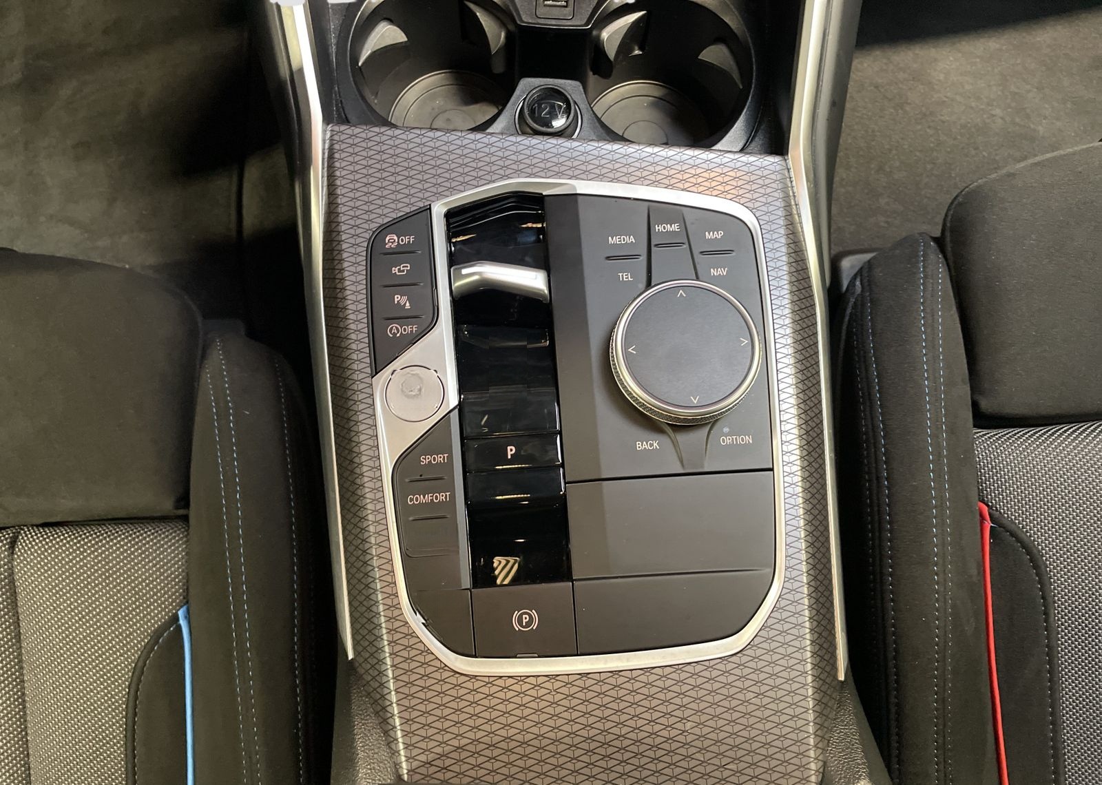 BMW 320i xDrive Limousine M Sport Driv.Assist.Prof foto 17