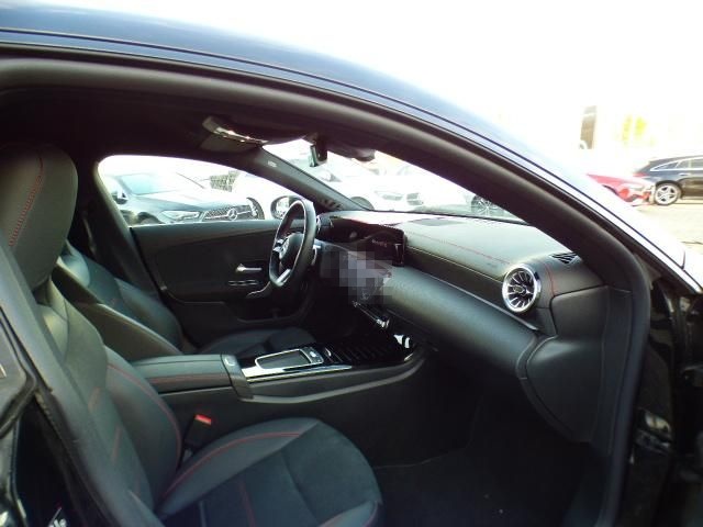 Mercedes-Benz CLA 200 Shooting Brake Night Totwinkel Verkehrs. foto 16