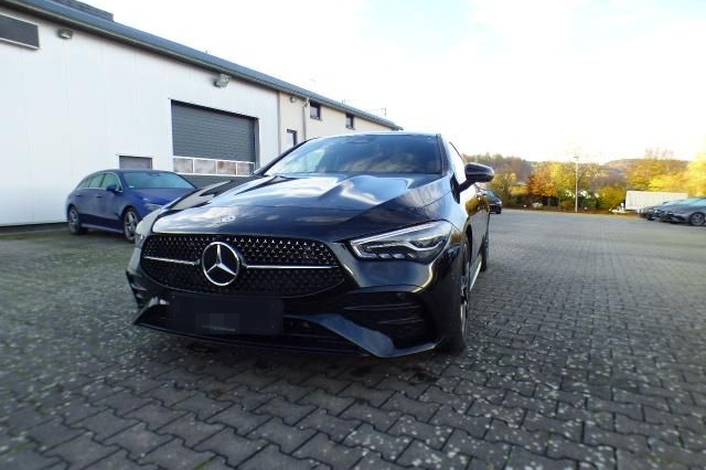 Mercedes-Benz CLA 200 Shooting Brake Night Totwinkel Verkehrs. foto 6