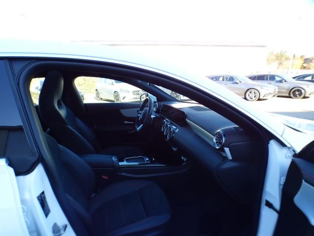 Mercedes-Benz CLA 180 Shooting Brake AMG Prem. Pano AHK Memory foto 14