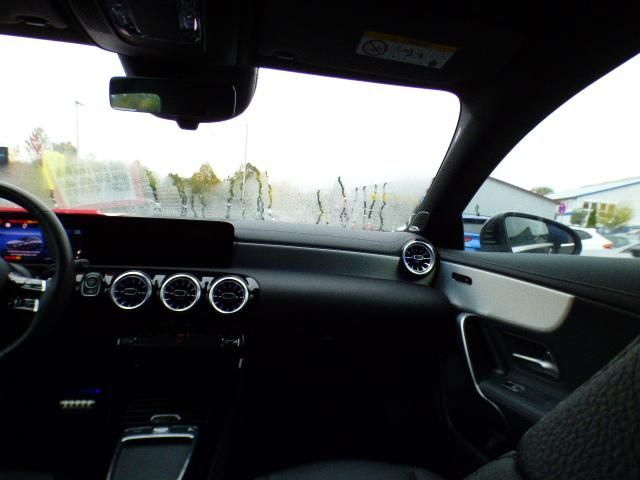 Mercedes-Benz CLA 180 Shooting Brake AMG Premium Leder Sound foto 14