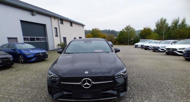 Mercedes-Benz CLA 180 Shooting Brake AMG Premium Leder Sound foto 5