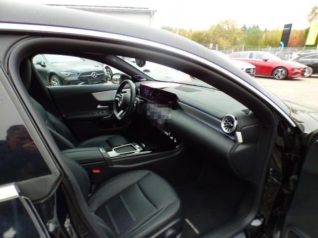 Mercedes-Benz CLA 180 Shooting Brake AMG Premium Leder Sound foto 10