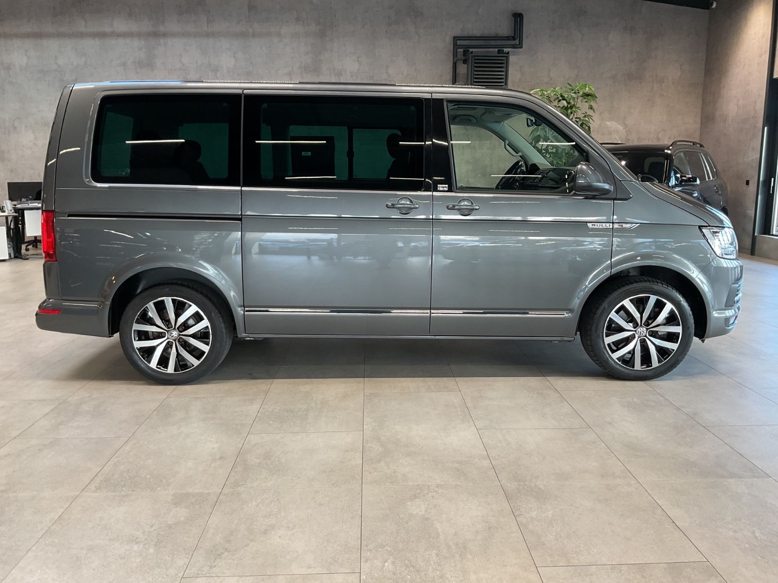 Volkswagen T6 Multivan Generation Six LED Leder Navi SD 18" foto 21