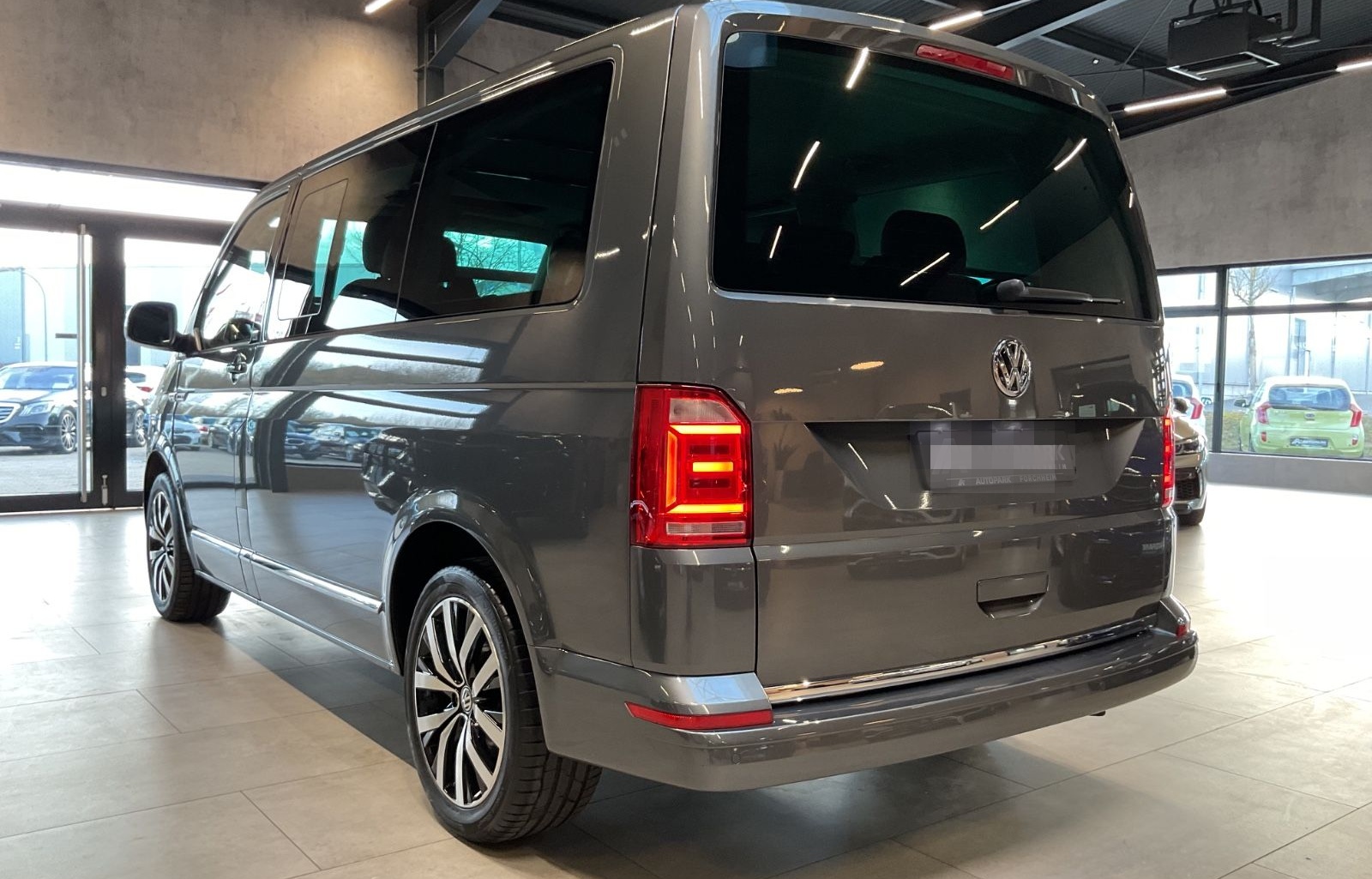 Volkswagen T6 Multivan Generation Six LED Leder Navi SD 18" foto 25