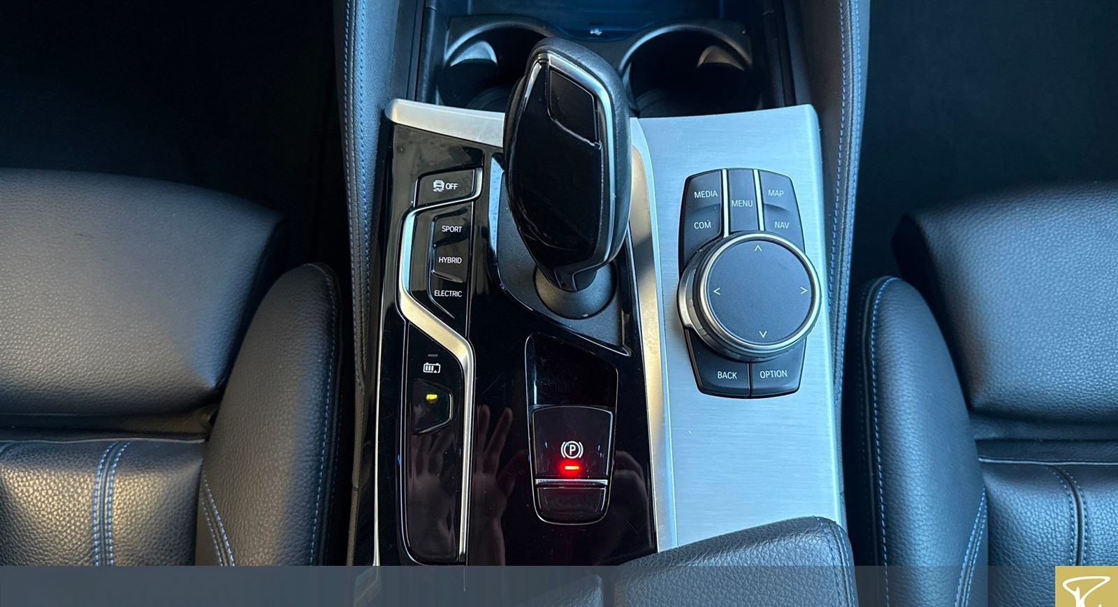 BMW 530e xDrive Tou M-Sport AHK ACC HiFi elek. Sitzv foto 11