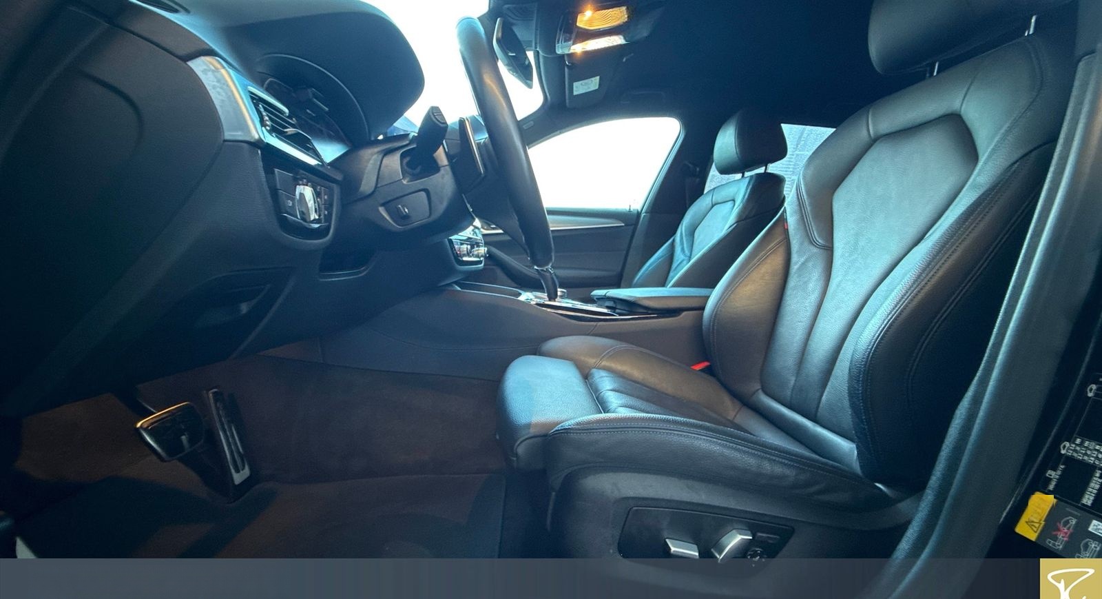 BMW 530e xDrive Tou M-Sport AHK ACC HiFi elek. Sitzv foto 4