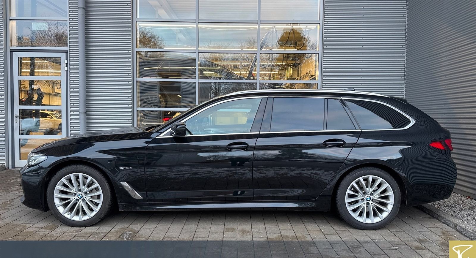 BMW 530e xDrive Tou M-Sport AHK ACC HiFi elek. Sitzv foto 9