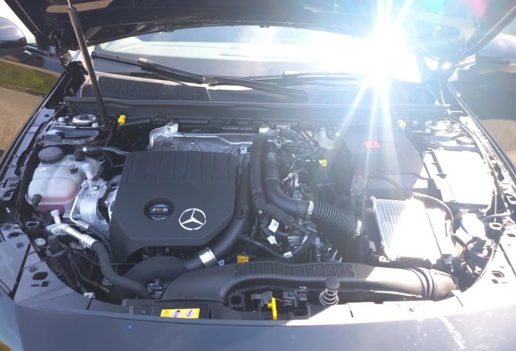 Mercedes-Benz A 180 Kompaktlimousine AMG Line*Night Paket*LED foto 22