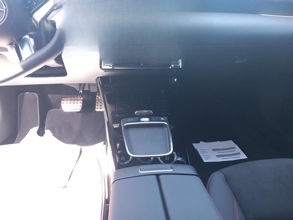 Mercedes-Benz A 180 Kompaktlimousine AMG Line*Night Paket*LED foto 10