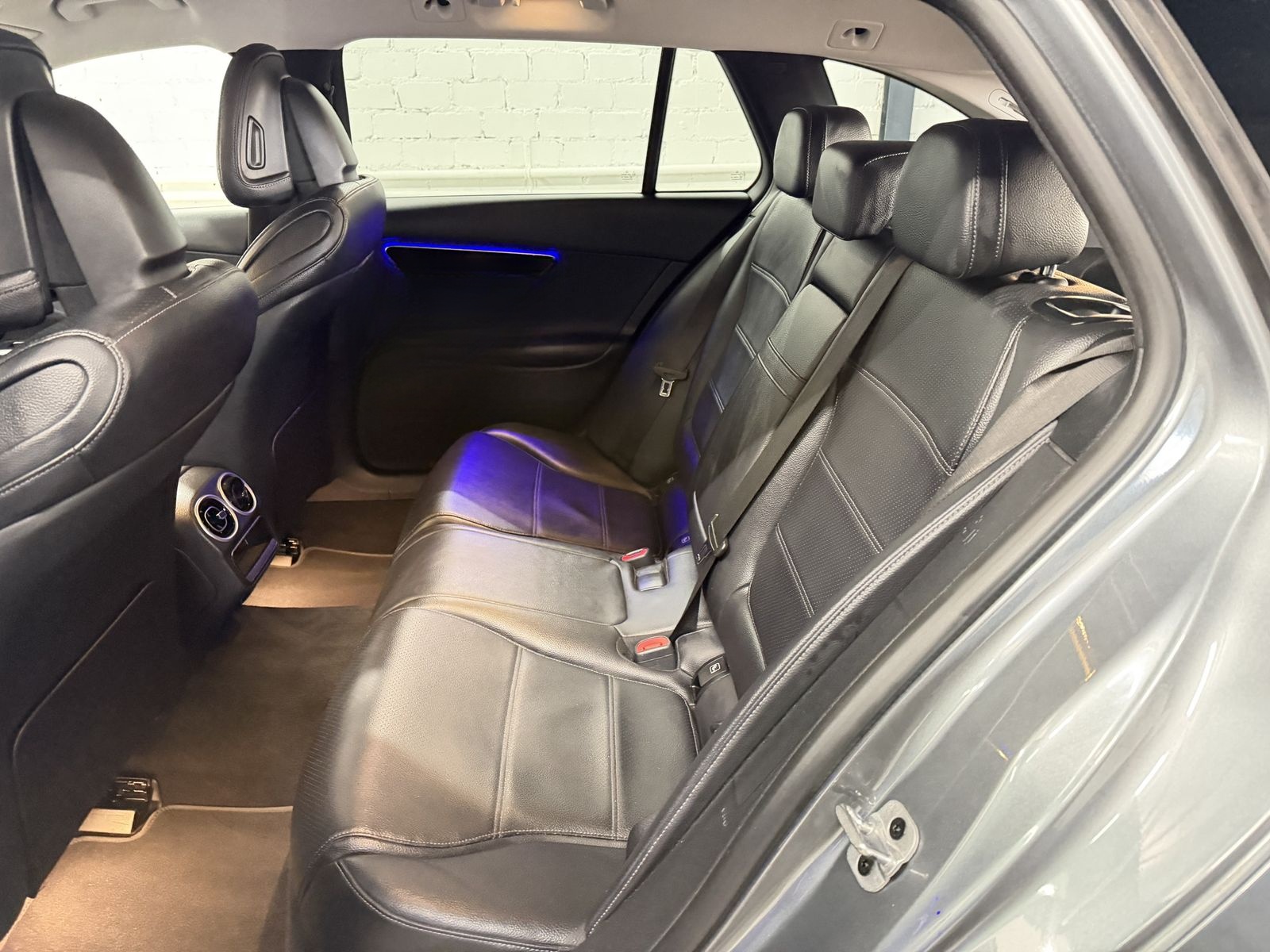 Mercedes-Benz C 300 e T 9G-TRONIC Avantgarde | DISTRONIC PLUS foto 11