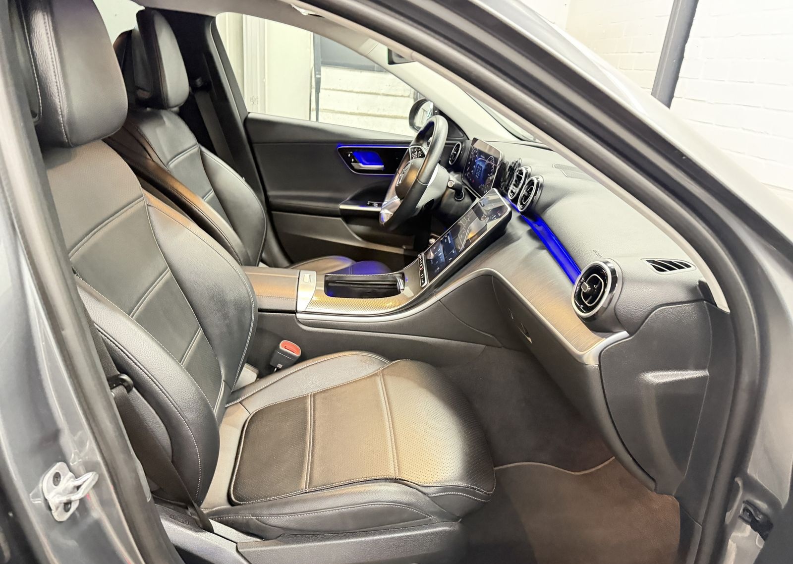 Mercedes-Benz C 300 e T 9G-TRONIC Avantgarde | DISTRONIC PLUS foto 17