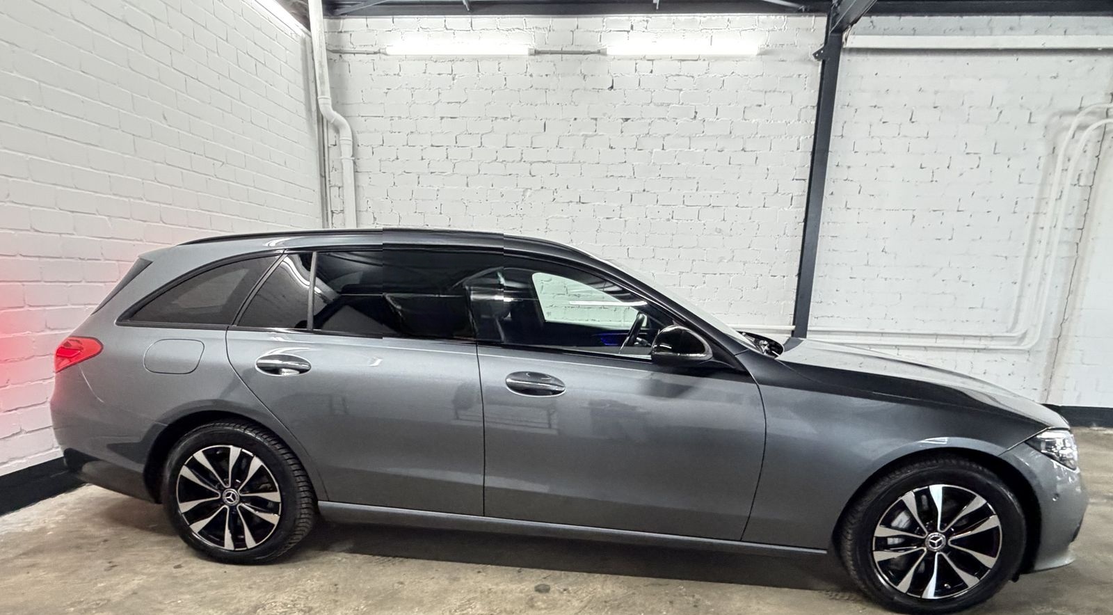 Mercedes-Benz C 300 e T 9G-TRONIC Avantgarde | DISTRONIC PLUS foto 5