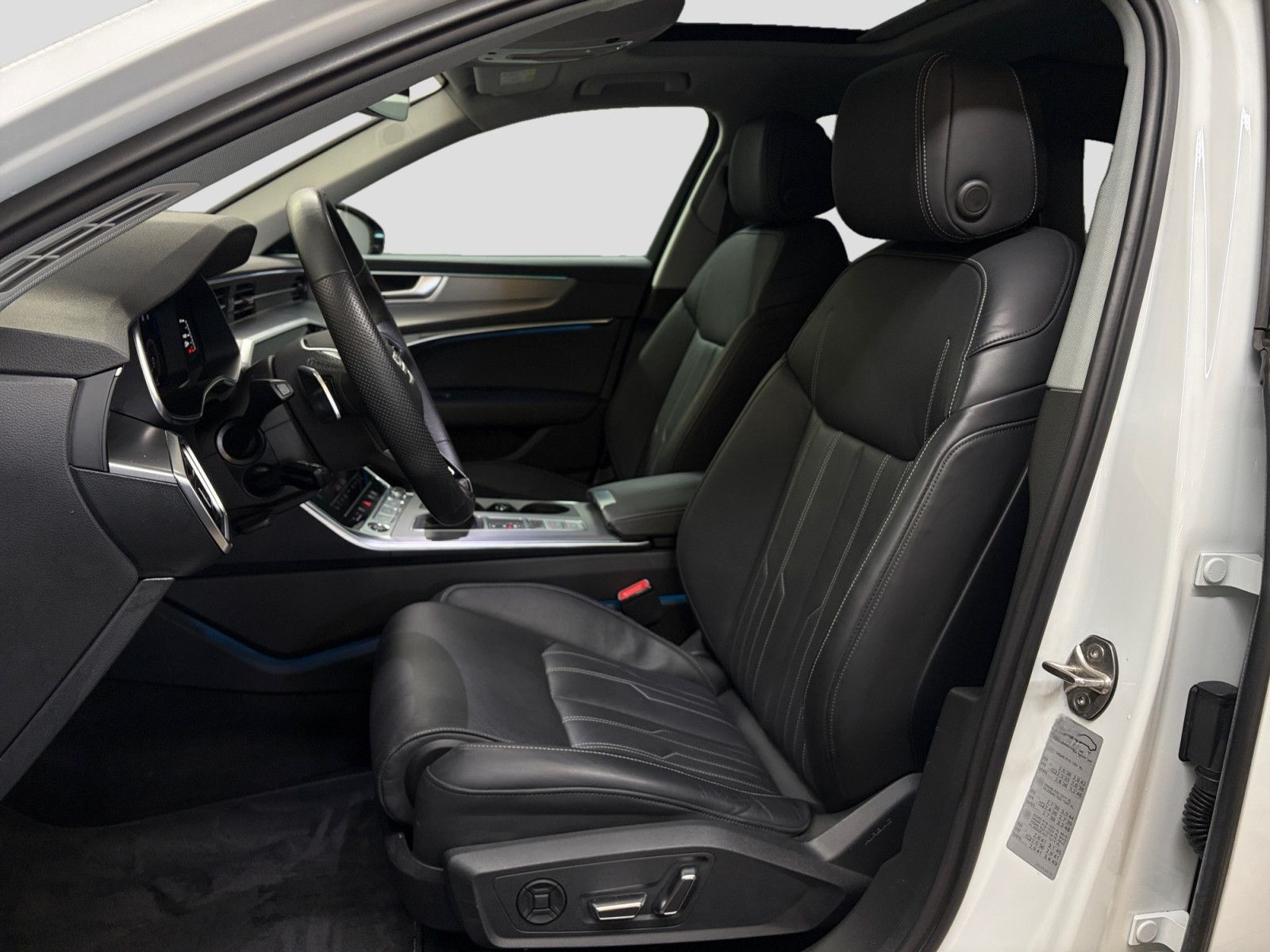 Audi A6 Avant 55 TFSIe quattro S line AHK HUD B&O Pan foto 10