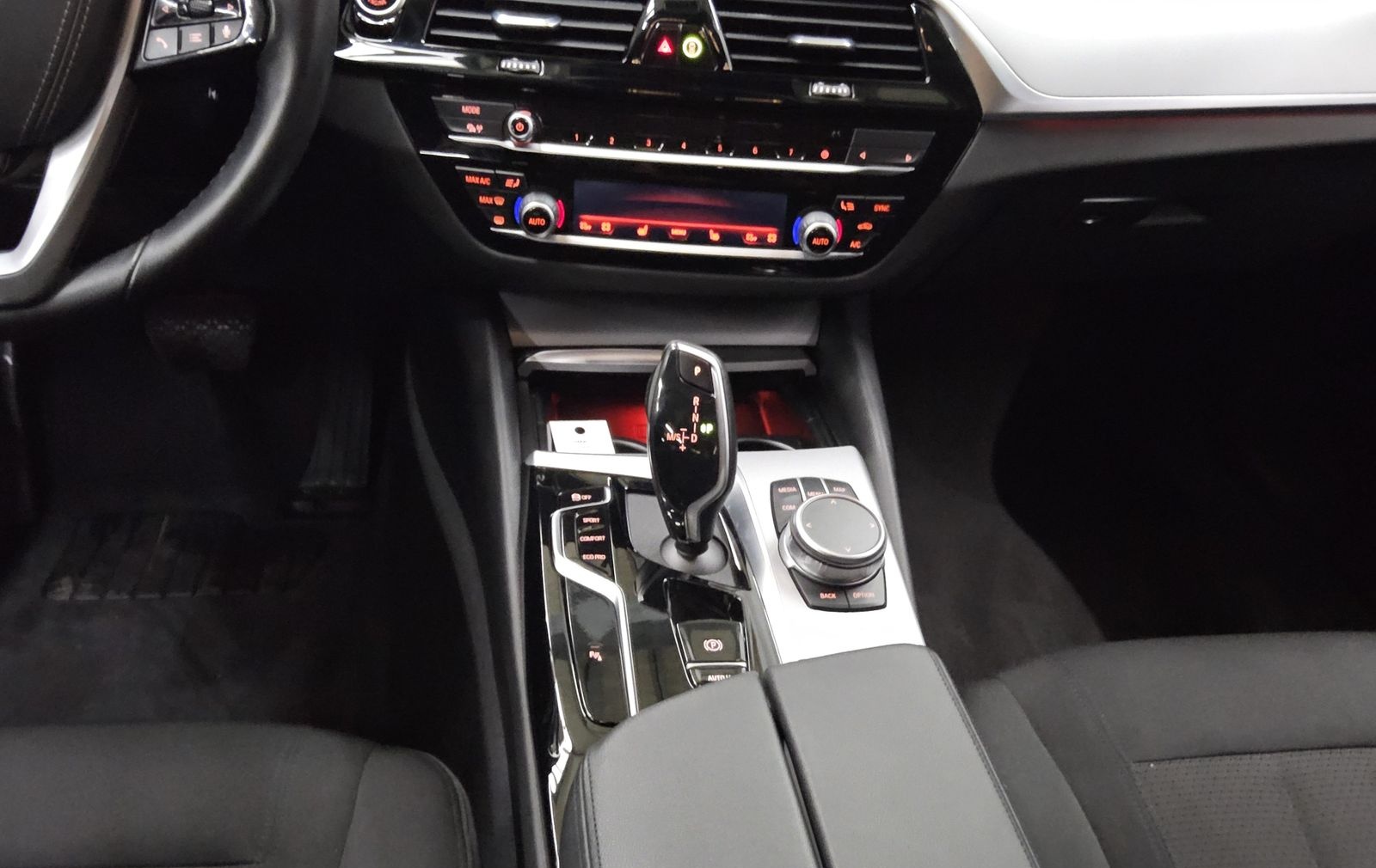 BMW 520dA Navi LED LC prof. Rückfahrkamera SHZ foto 6