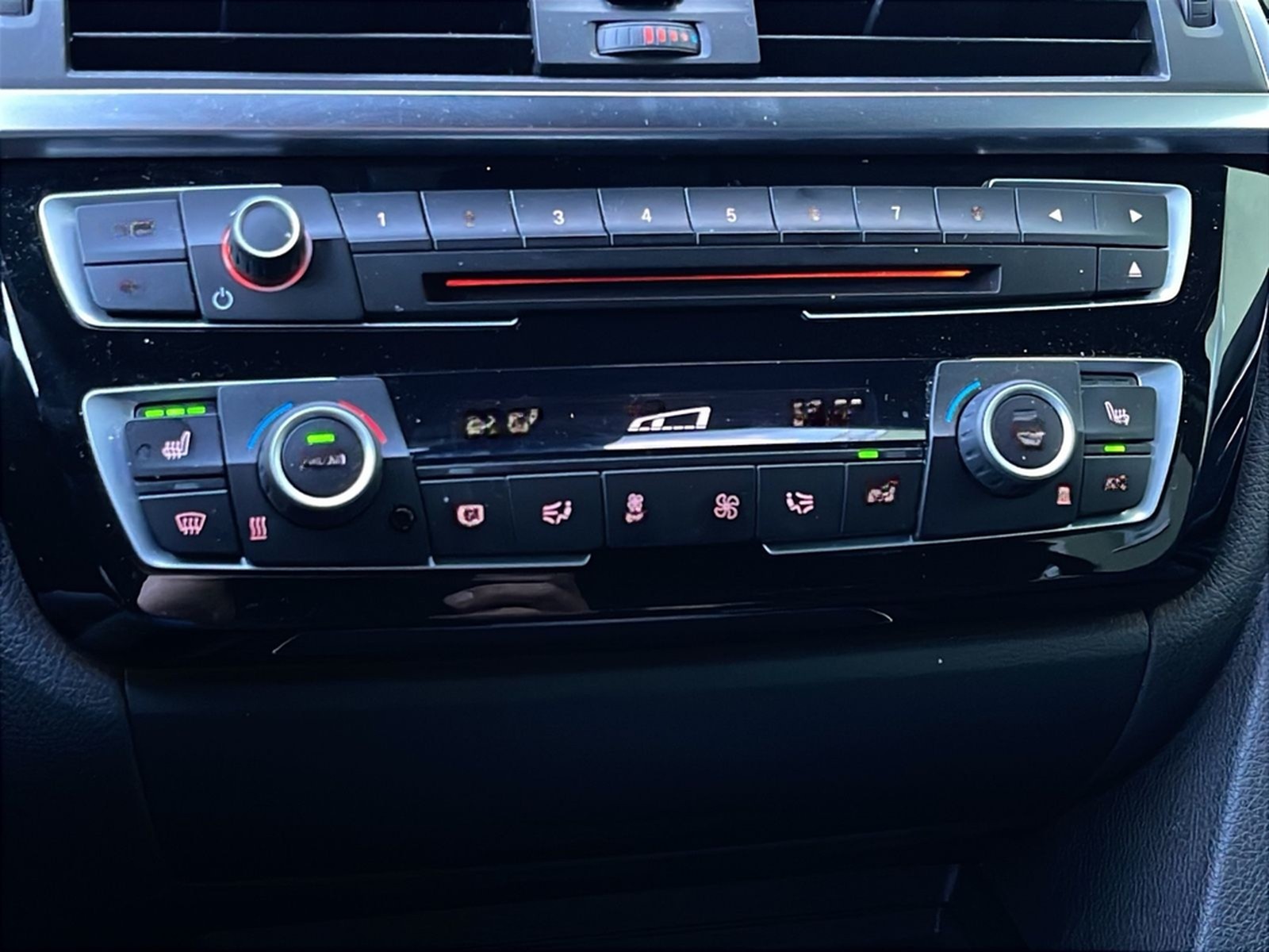 BMW 340 i TOURING SPORT AUTOMAT. SCHECKHEFT GARANTIE foto 43
