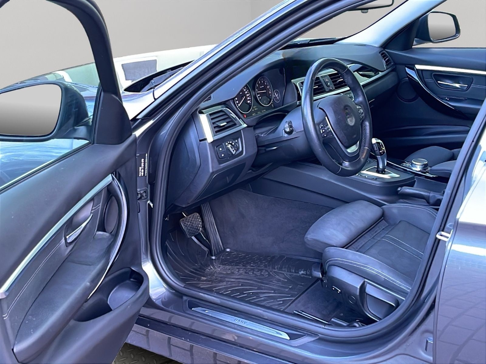 BMW 340 i TOURING SPORT AUTOMAT. SCHECKHEFT GARANTIE foto 9