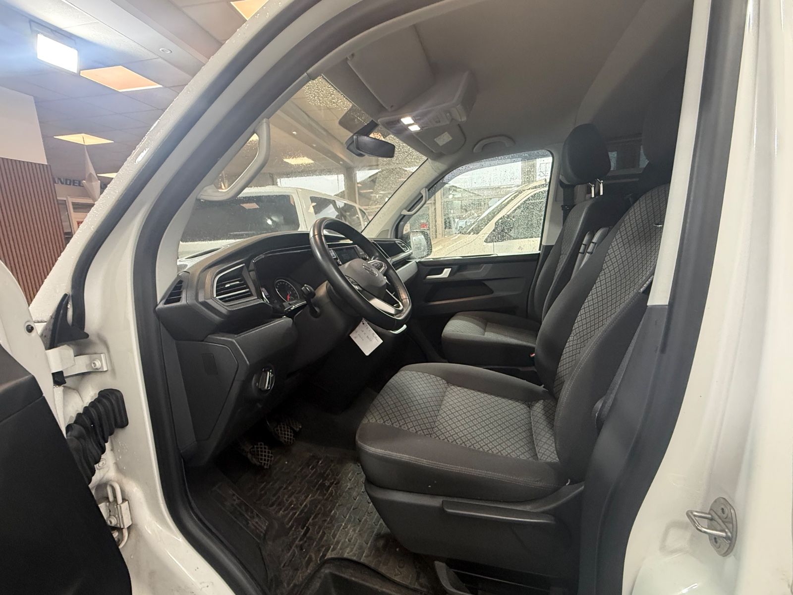 Volkswagen T6.1 Multivan Trendline FWD/Navi/Led/Kamera/PDC foto 10