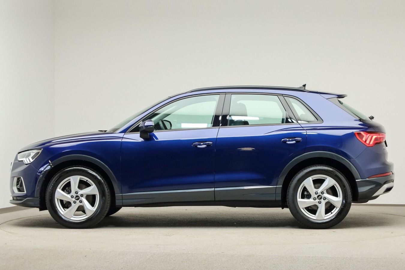 Audi Q3 35 TDI advanced*NAVI-PLUS*LED*KAMERA*AHK*SHZ* foto 3