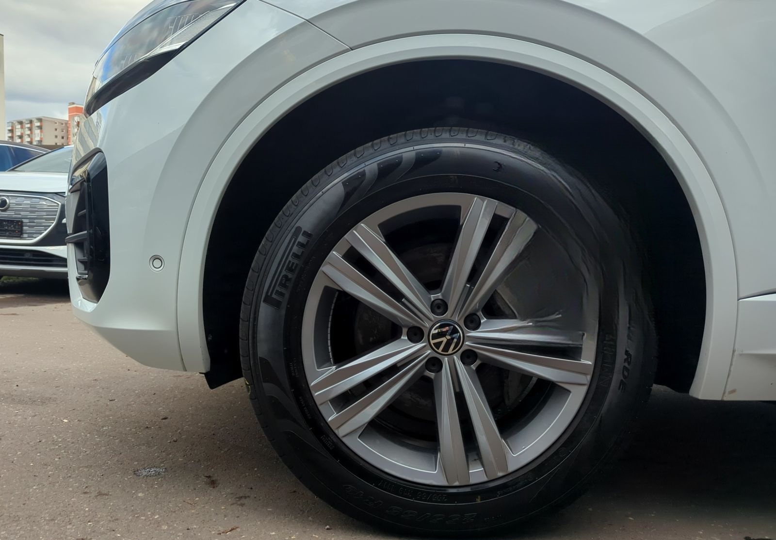 Volkswagen Touareg R-LINE 3.0 V6 TDI 4M LEDER NAV LED KAM foto 12