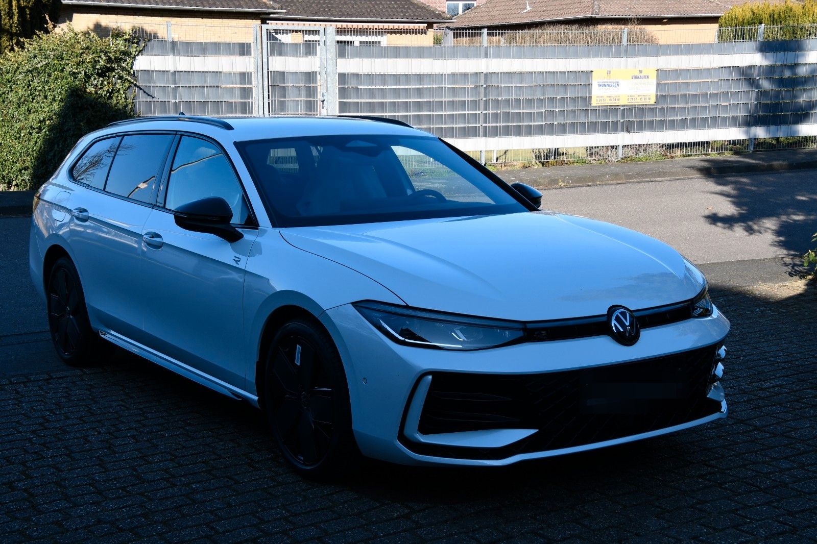 Volkswagen Passat Variant R-Line 2.0 TDI 142 KW 4Motion DSG foto 2