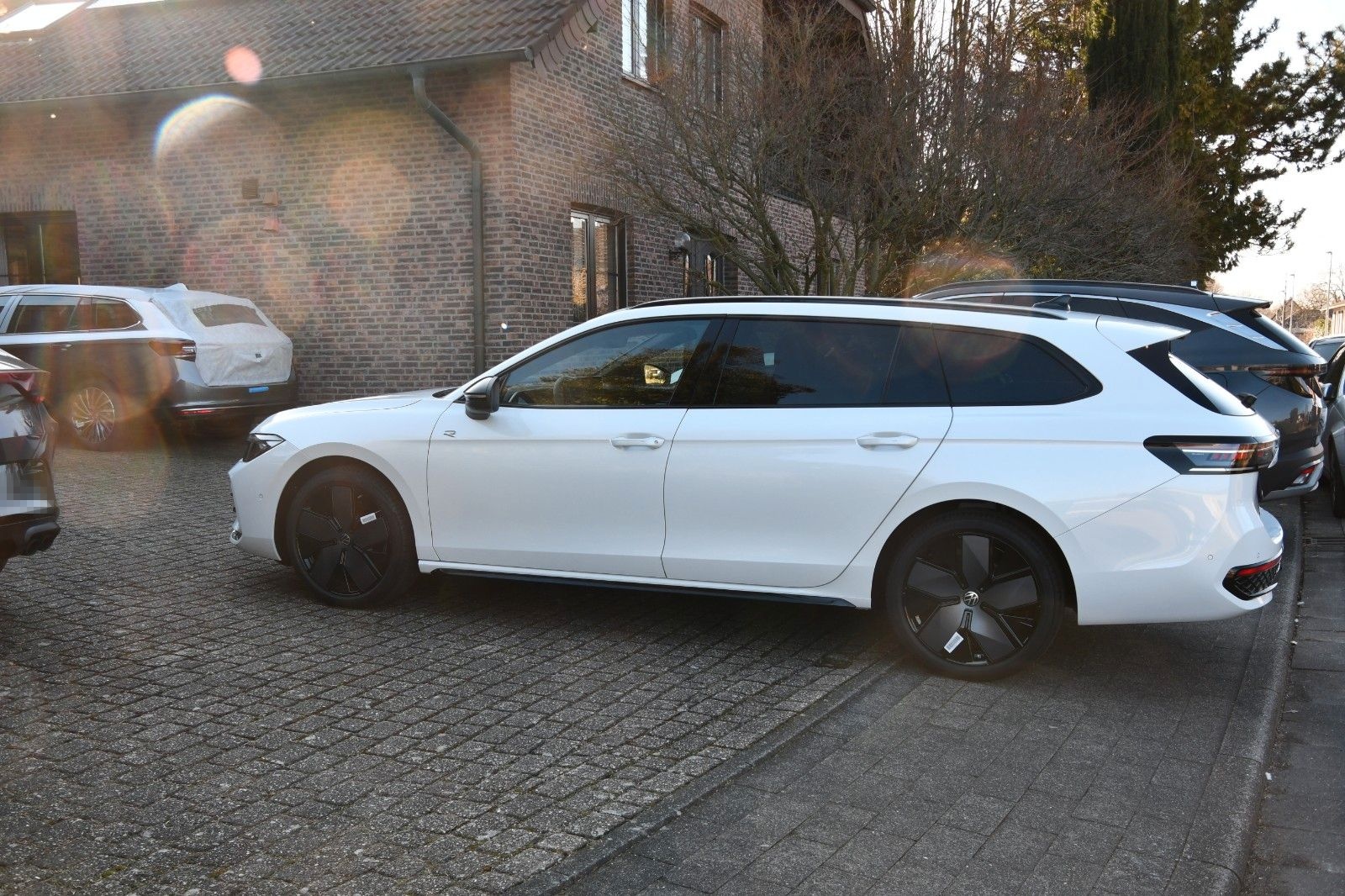 Volkswagen Passat Variant R-Line 2.0 TDI 142 KW 4Motion DSG foto 4