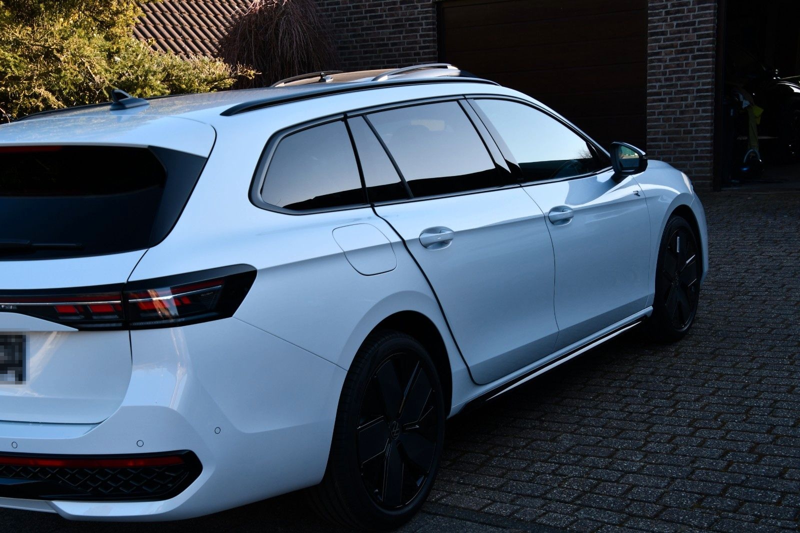 Volkswagen Passat Variant R-Line 2.0 TDI 142 KW 4Motion DSG foto 5