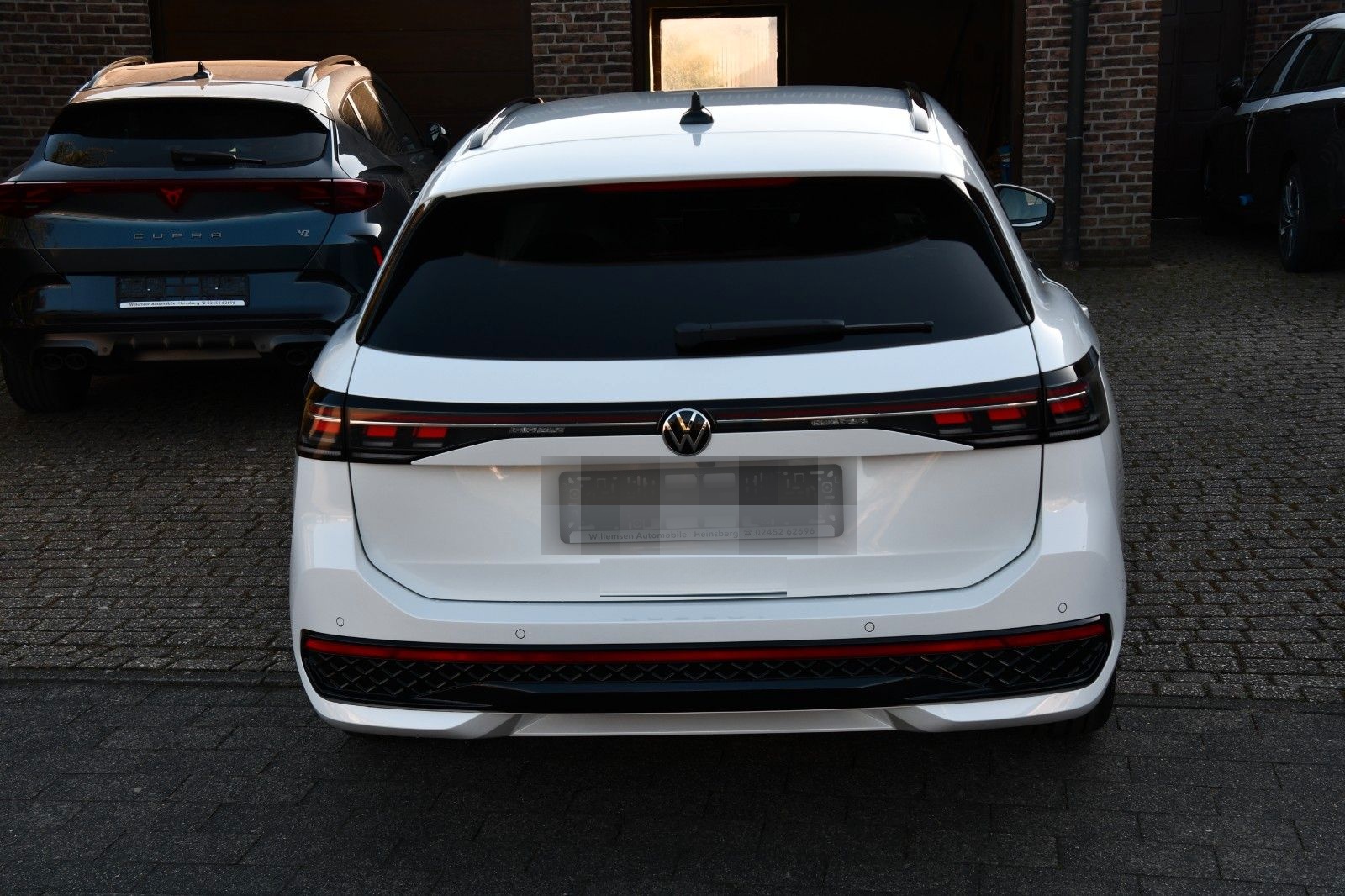 Volkswagen Passat Variant R-Line 2.0 TDI 142 KW 4Motion DSG foto 7