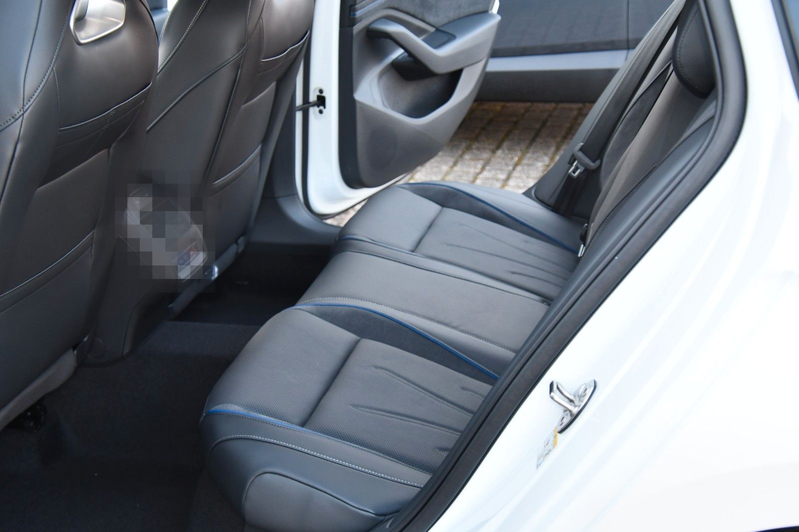 Volkswagen Passat Variant R-Line 2.0 TDI 142 KW 4Motion DSG foto 9