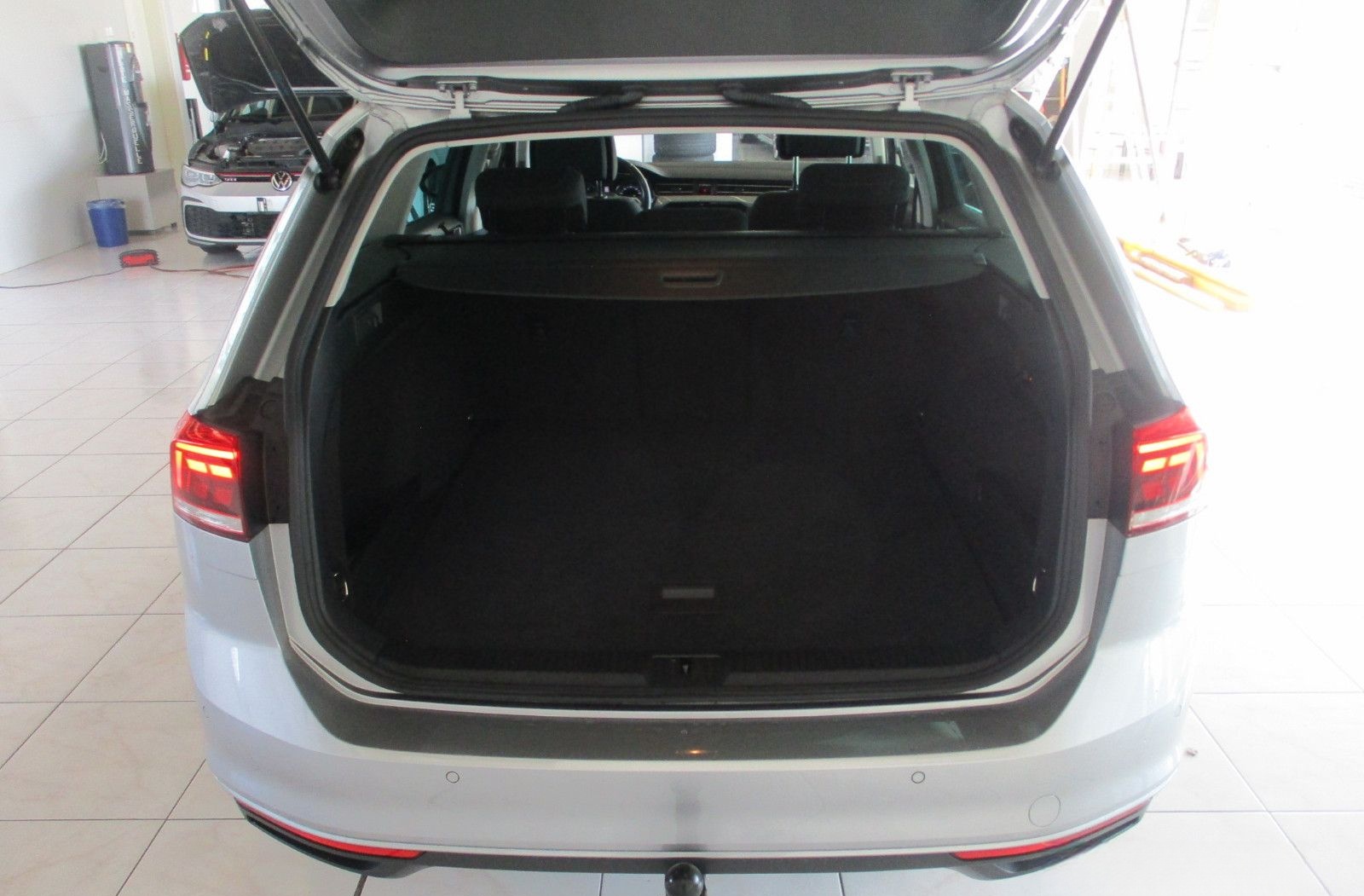 Volkswagen Passat Variant Business 1,5 TSI DSG /AHZV Navi foto 13