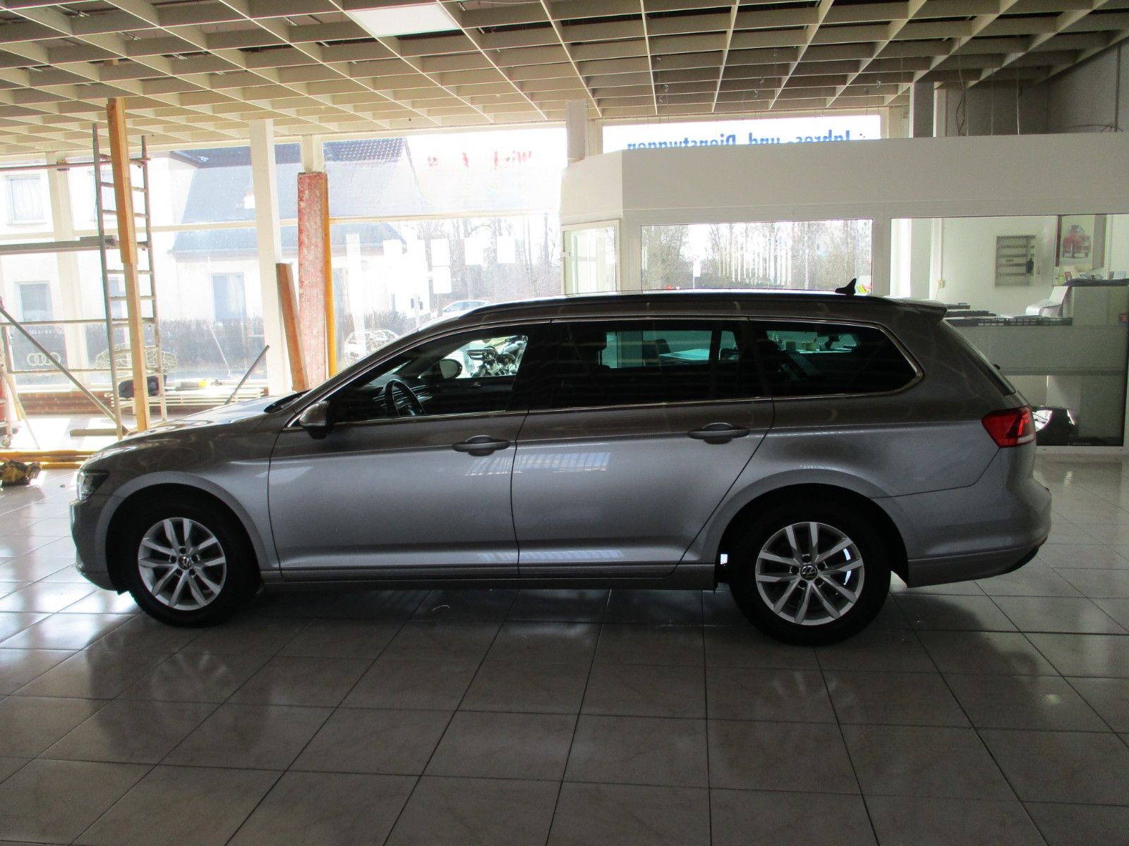 Volkswagen Passat Variant Business 1,5 TSI DSG /AHZV Navi foto 3