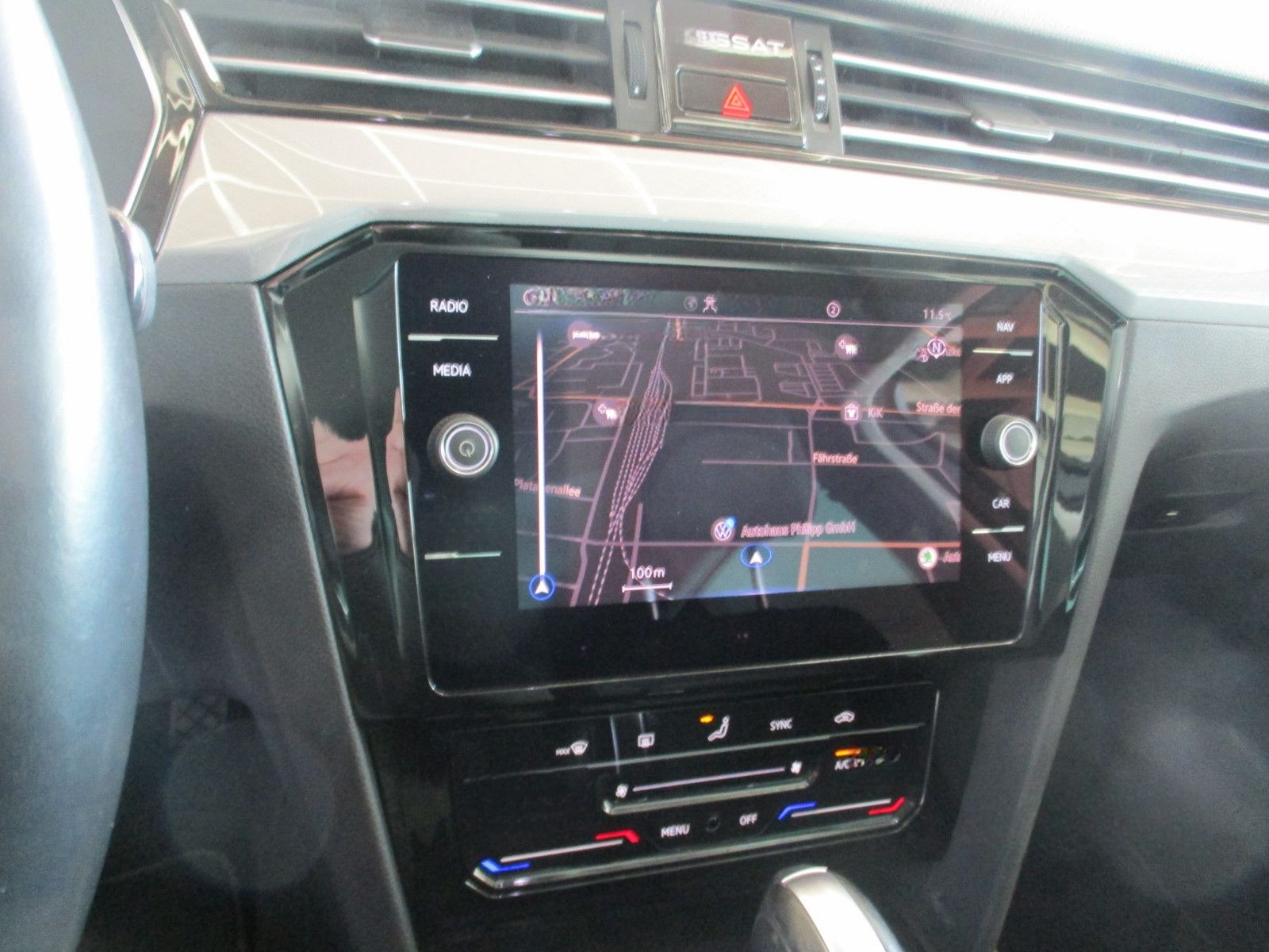 Volkswagen Passat Variant Business 1,5 TSI DSG /AHZV Navi foto 9