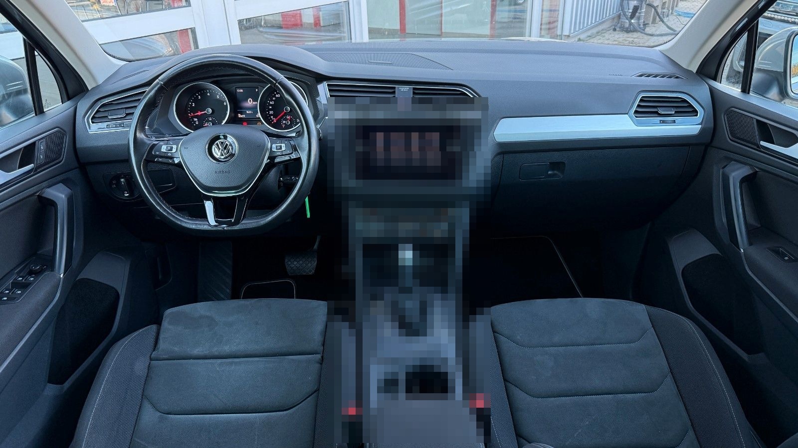 Volkswagen Tiguan Aut. BMT MirroLink+ACC+PLA+RFK+APP+F1+17" foto 11