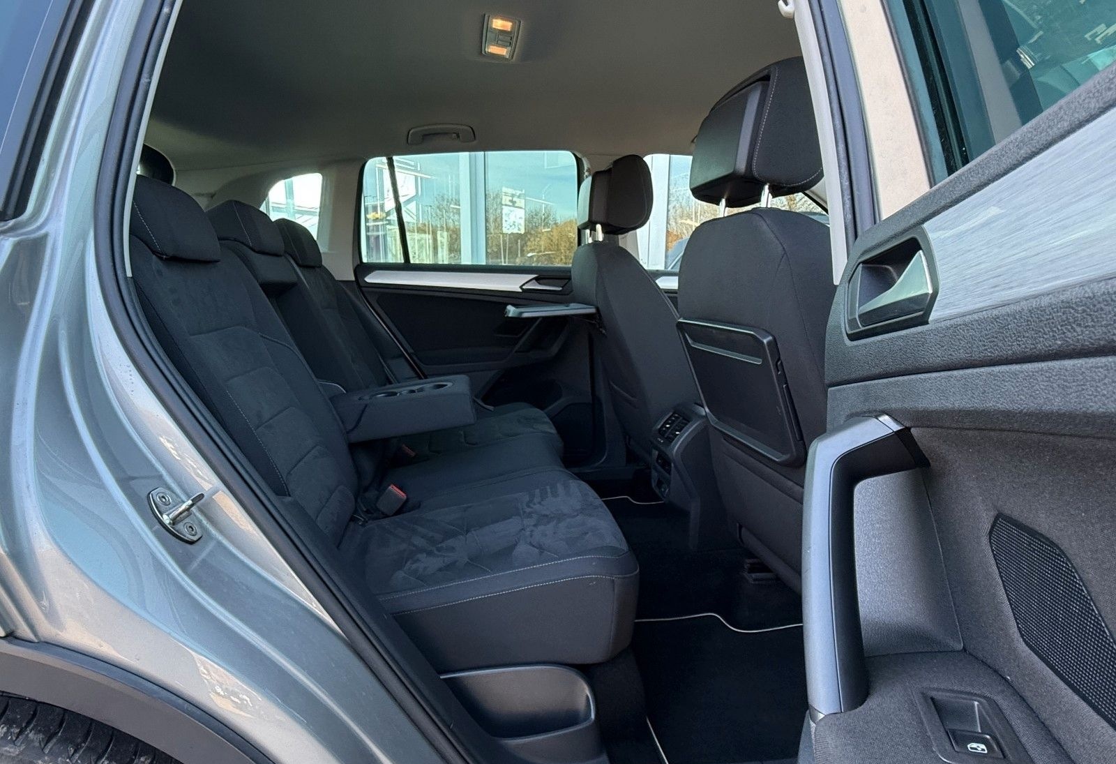 Volkswagen Tiguan Aut. BMT MirroLink+ACC+PLA+RFK+APP+F1+17" foto 31