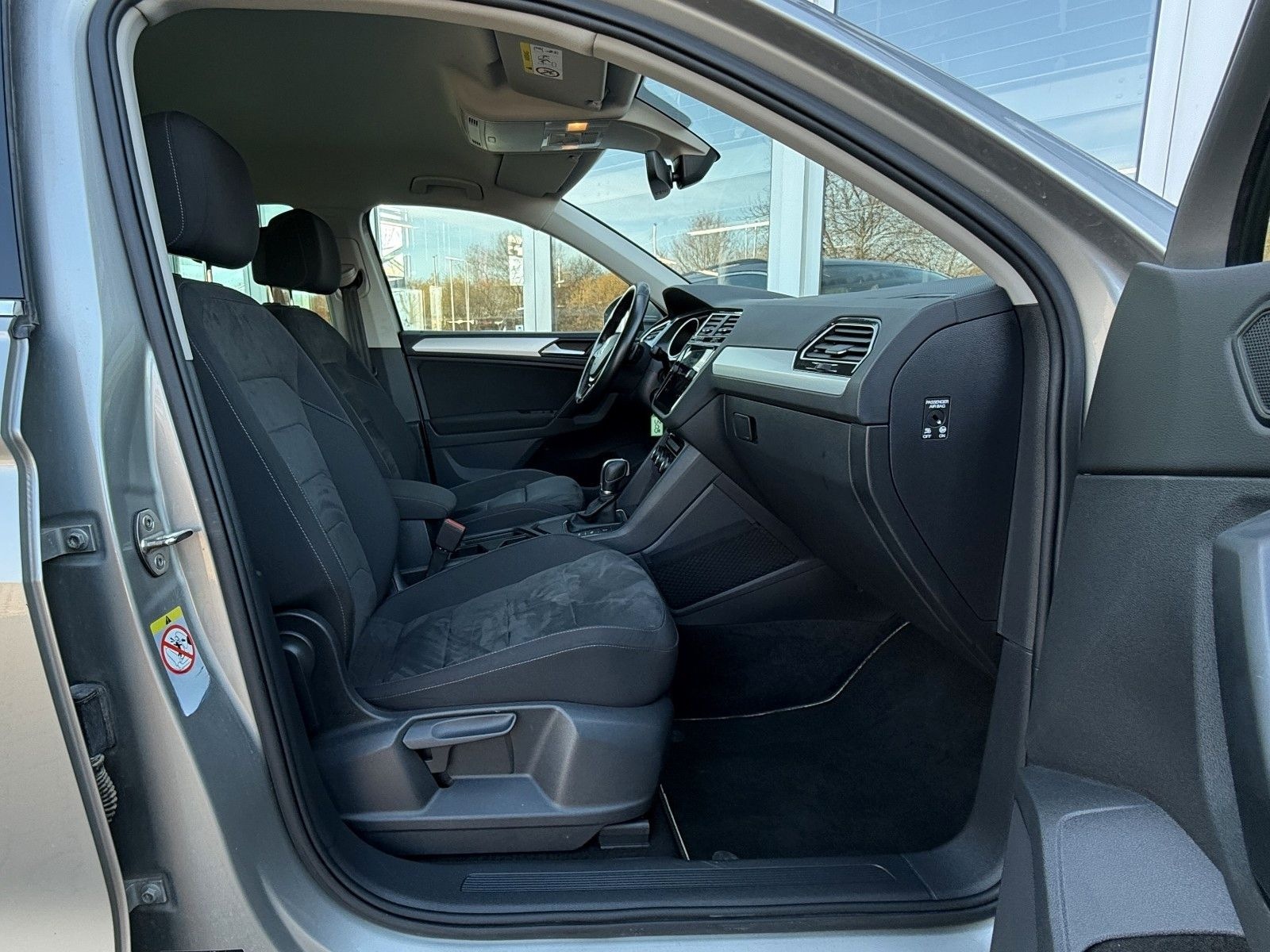 Volkswagen Tiguan Aut. BMT MirroLink+ACC+PLA+RFK+APP+F1+17" foto 32