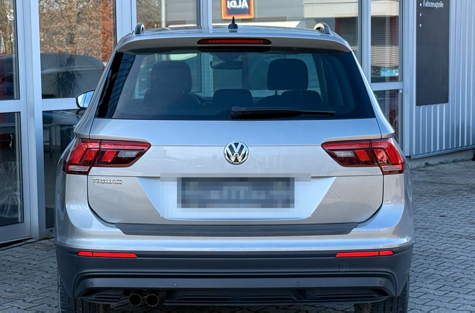 Volkswagen Tiguan Aut. BMT MirroLink+ACC+PLA+RFK+APP+F1+17" foto 5