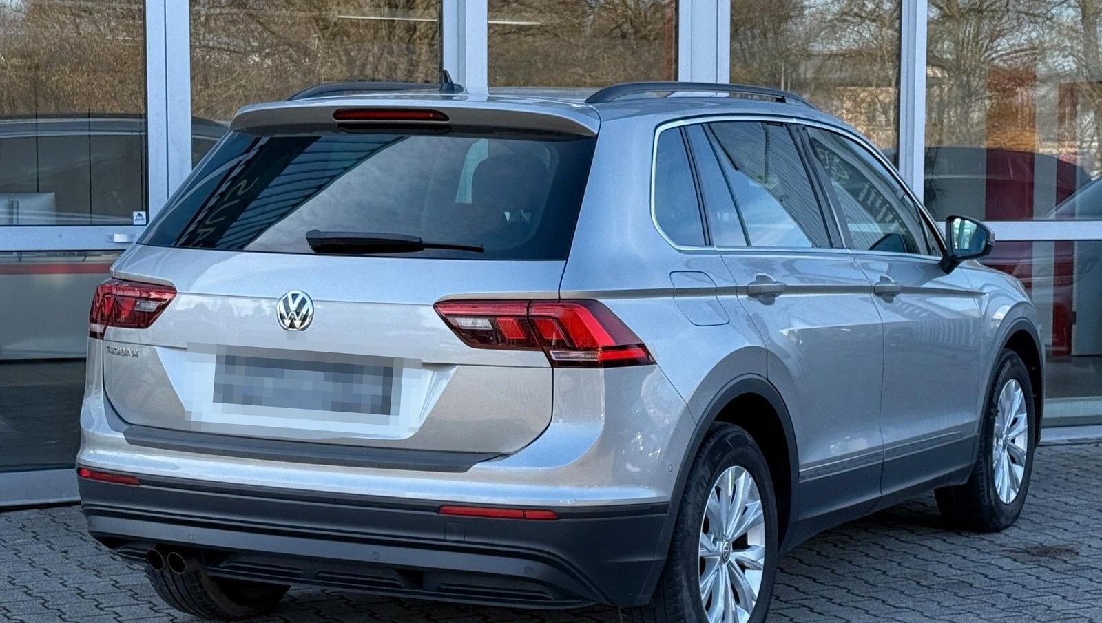 Volkswagen Tiguan Aut. BMT MirroLink+ACC+PLA+RFK+APP+F1+17" foto 6