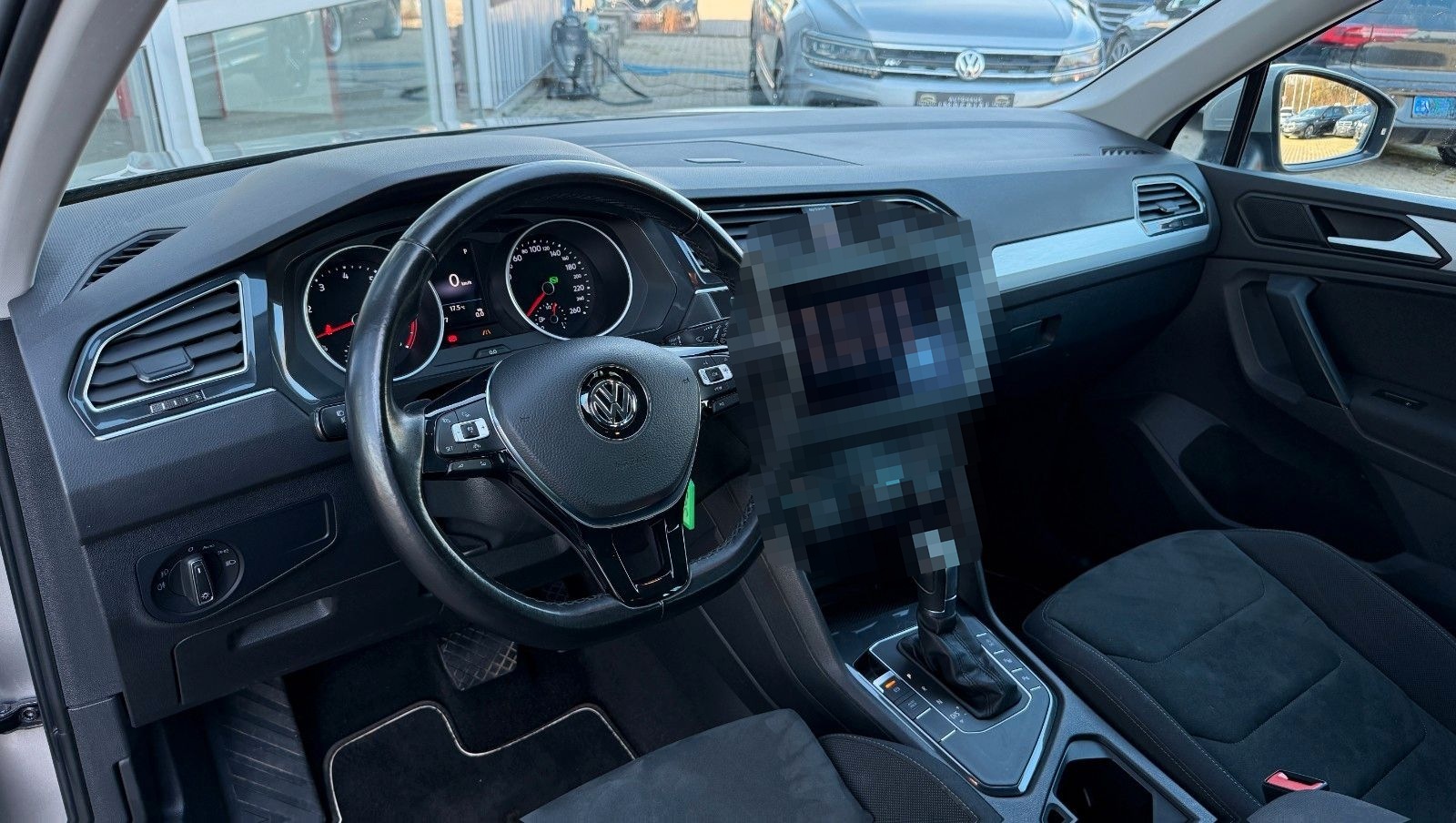 Volkswagen Tiguan Aut. BMT MirroLink+ACC+PLA+RFK+APP+F1+17" foto 9