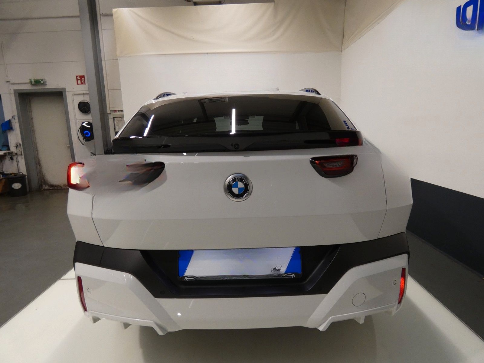 BMW X2 18 d sDrive*Navi*HUD*Kamera*AHK*8-fach foto 2