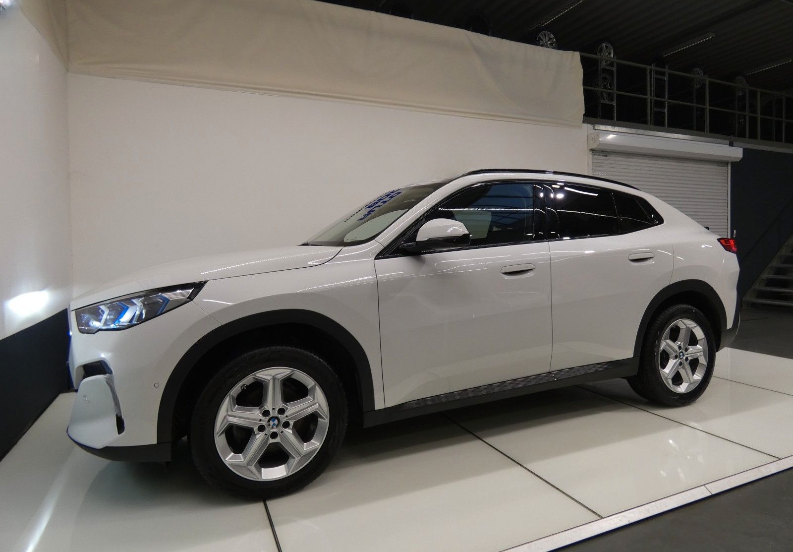 BMW X2 18 d sDrive*Navi*HUD*Kamera*AHK*8-fach foto 12