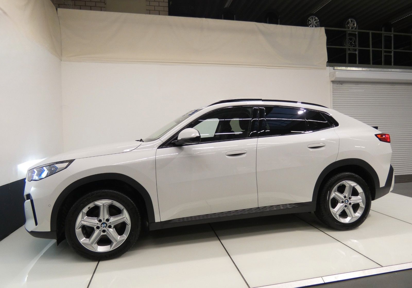 BMW X2 18 d sDrive*Navi*HUD*Kamera*AHK*8-fach foto 13