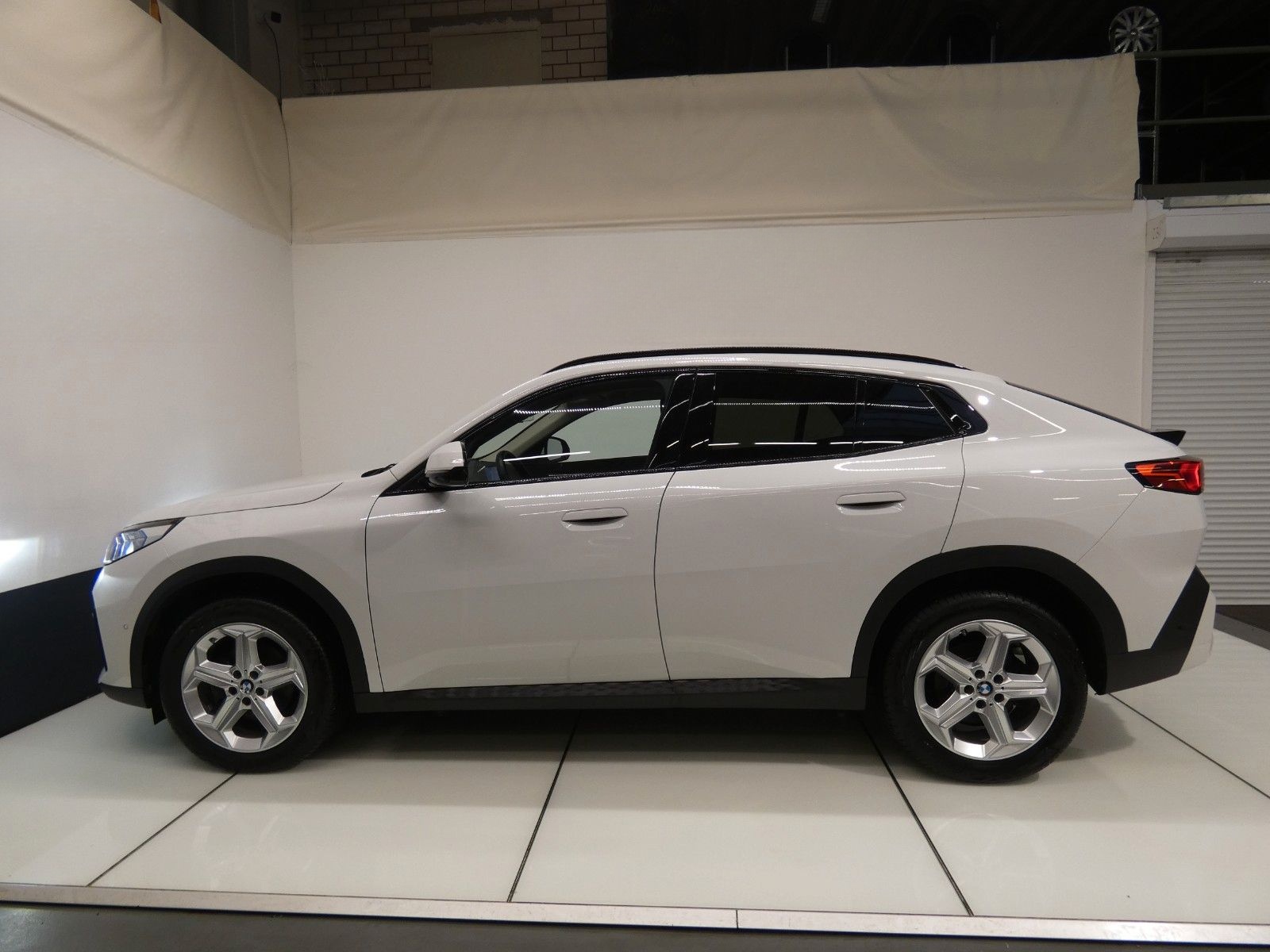 BMW X2 18 d sDrive*Navi*HUD*Kamera*AHK*8-fach foto 15