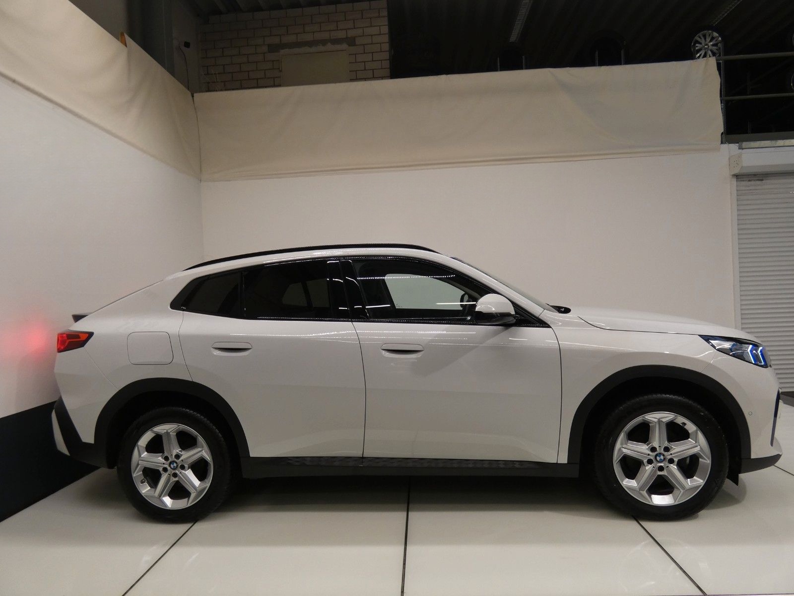 BMW X2 18 d sDrive*Navi*HUD*Kamera*AHK*8-fach foto 6