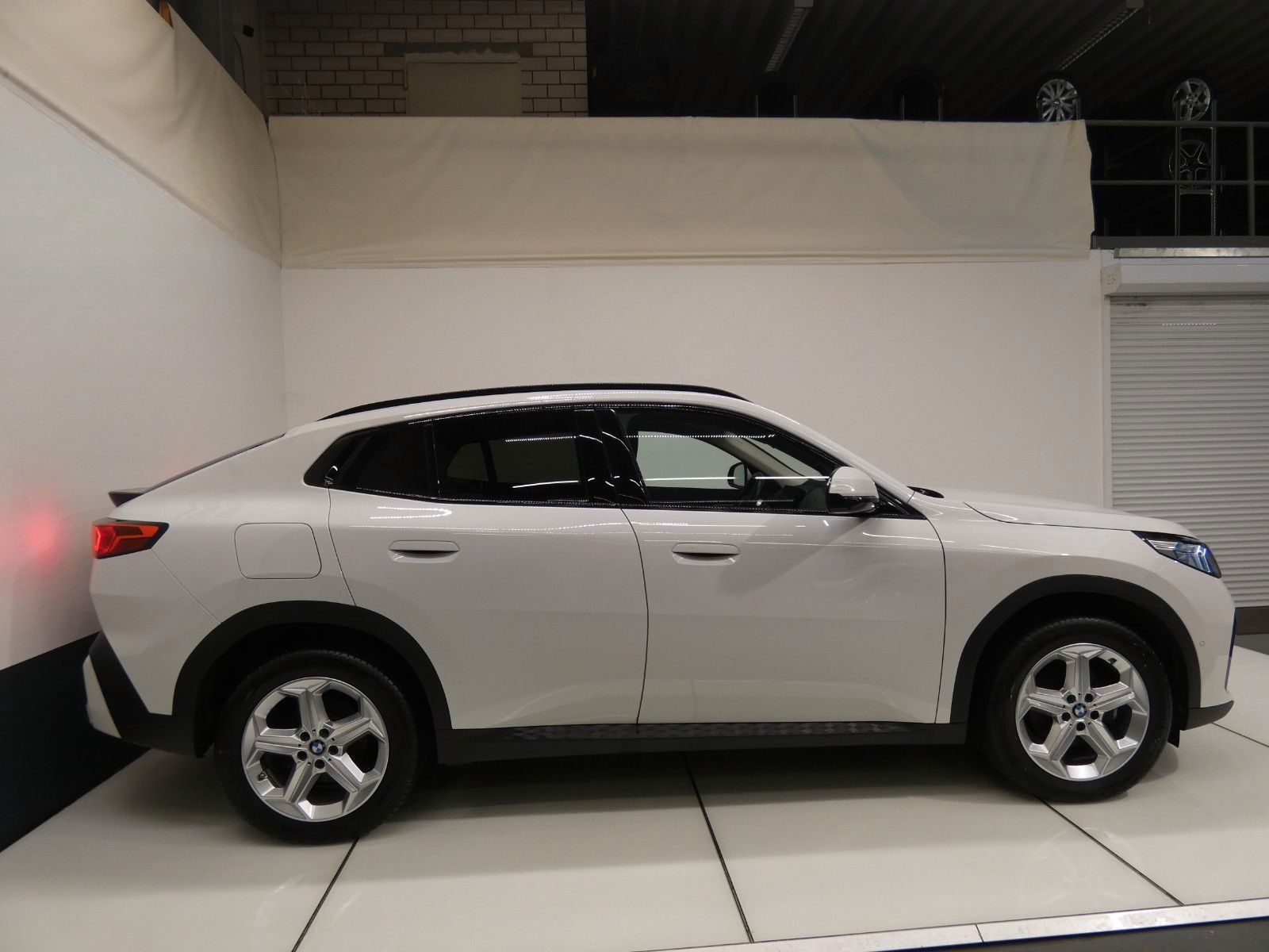 BMW X2 18 d sDrive*Navi*HUD*Kamera*AHK*8-fach foto 7