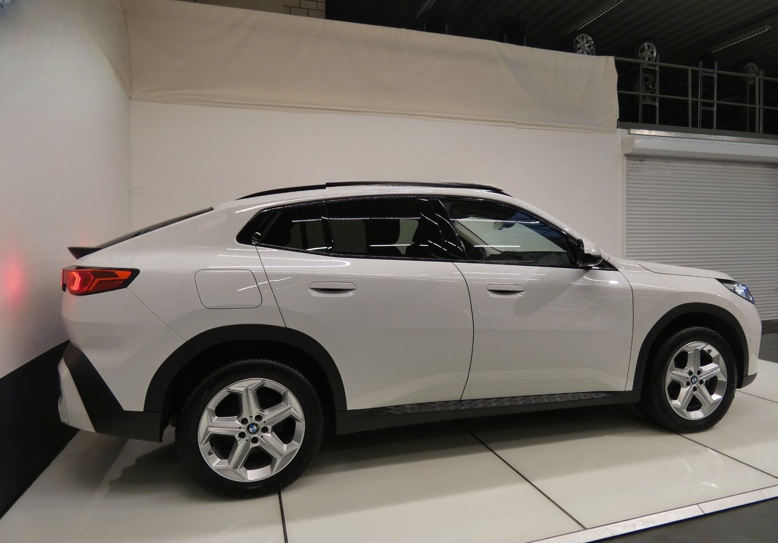 BMW X2 18 d sDrive*Navi*HUD*Kamera*AHK*8-fach foto 8